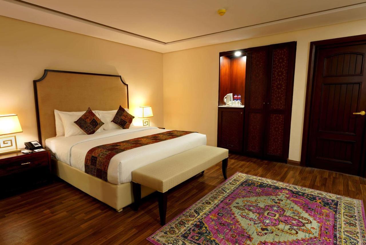 Ramada By Wyndham Lahore Gulberg II Hotel Eksteriør billede