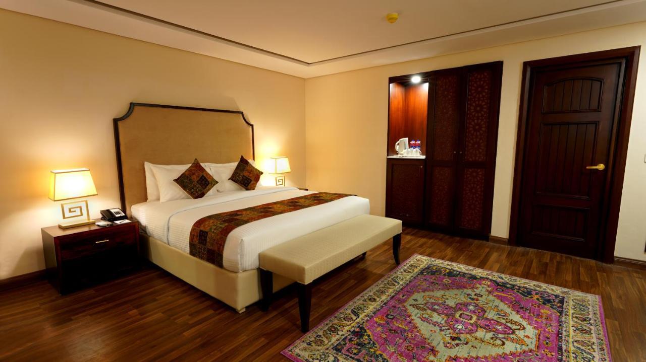 Ramada By Wyndham Lahore Gulberg II Hotel Eksteriør billede